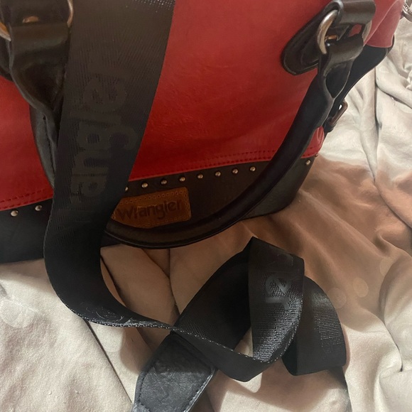 Wrangler Bold Red Satchel Bag With Shoulder Strap - Picture 4 of 5